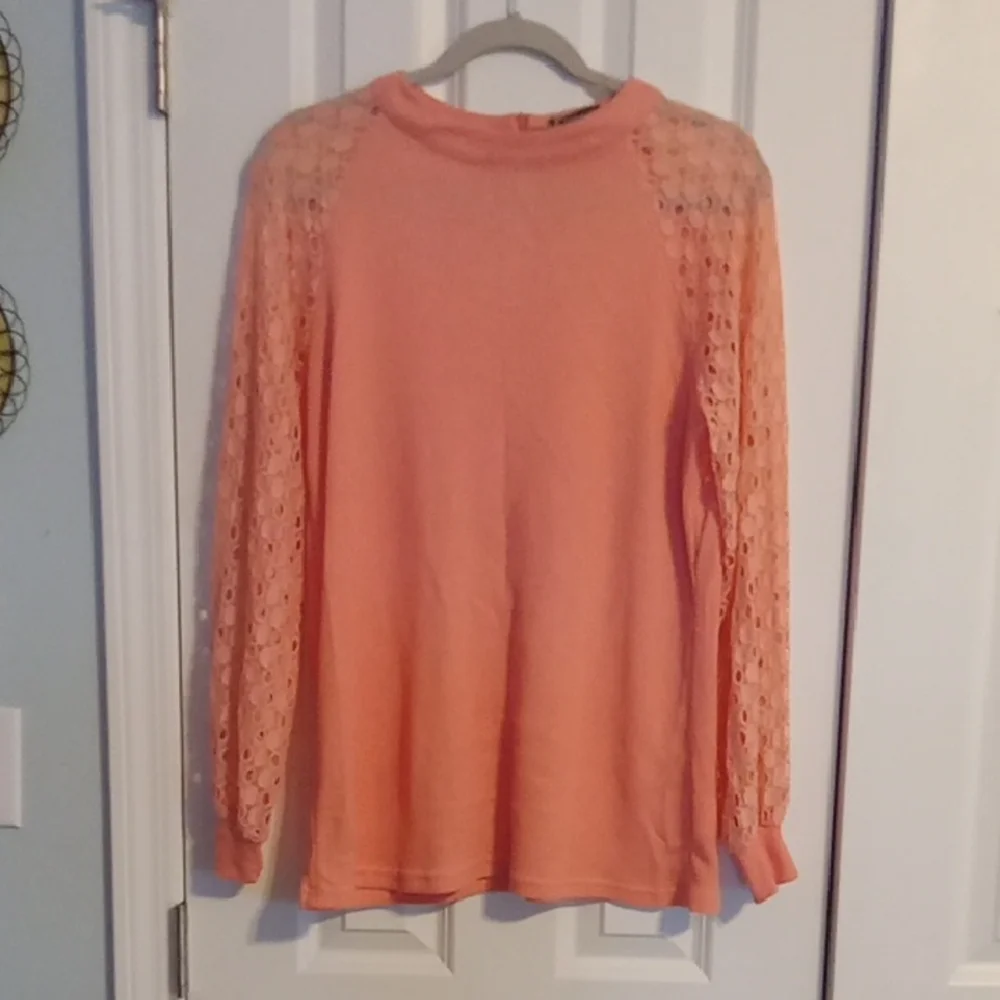 Elegant Lace Sleeve Women's Sweatshirt in Peach - Picture 2 of 5